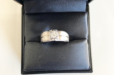 ダイヤモンドリング(指輪)  0.4ct