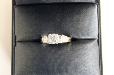 ダイヤモンドリング(指輪) k18 0.9ct