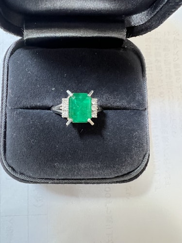 エメラルドリング(指輪) pt900 3ct