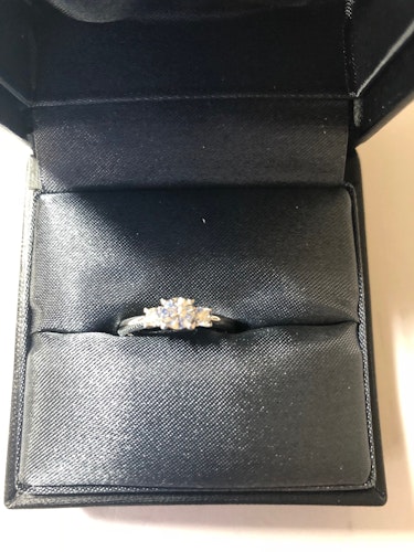 ダイヤモンドリング(指輪)  0.4ct