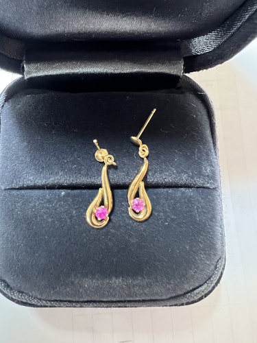 ルビーイヤリング/ピアス 18k