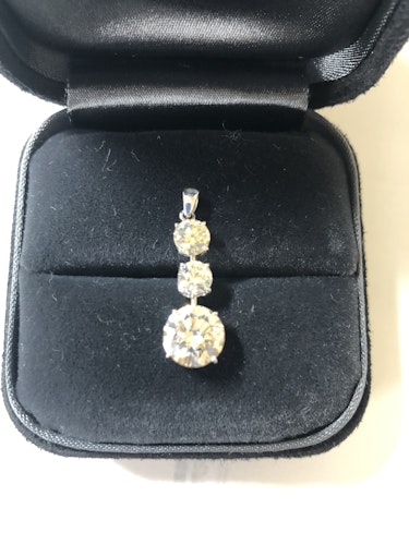 ダイヤモンドペンダント 2.5ct