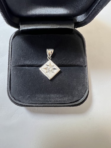 ダイヤモンドイヤリング/ピアス pt900