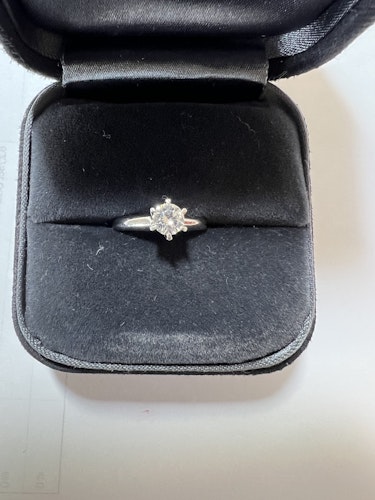 ダイヤモンドルース pt900 0.3ct