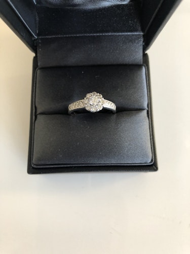 ダイヤモンドリング(指輪)