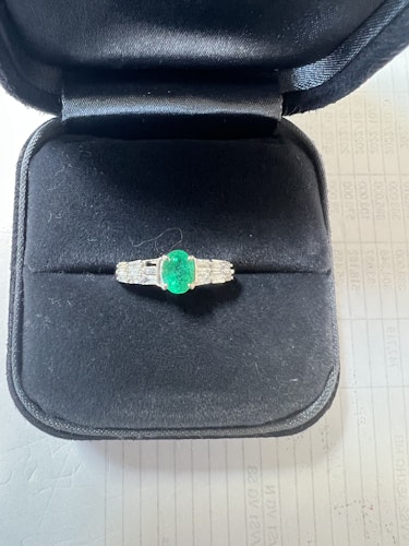 エメラルドリング(指輪) pt900