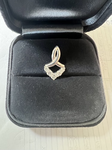 ダイヤモンドペンダント pt900