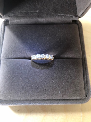 ダイヤモンドリング(指輪)  1ct