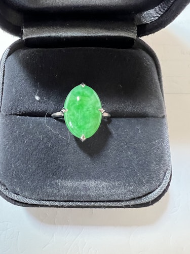 翡翠リング(指輪) pt900