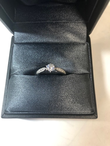 ダイヤモンドリング(指輪)  0.3ct