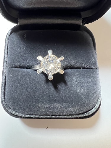 ダイヤモンドリング(指輪)  2ct