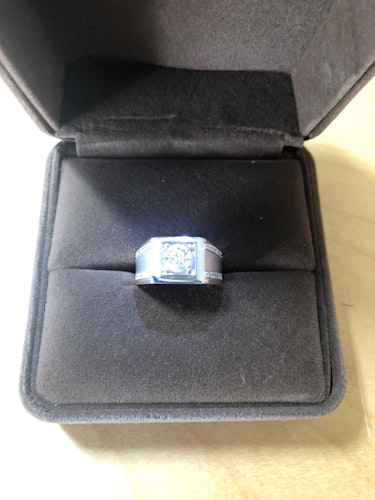 ダイヤモンドリング(指輪)  1ct