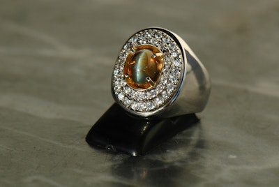 クリソベリルキャッツアイを高く売る方法とは?買取価格や価値基準についてもご紹介