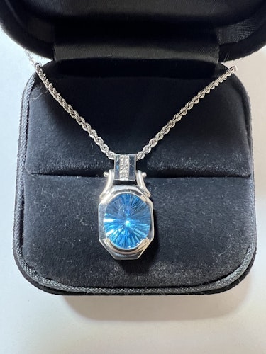 トパーズネックレス pt900