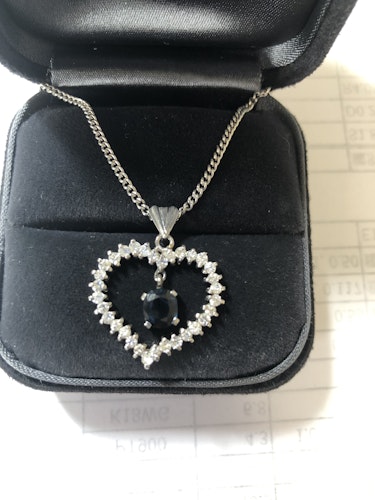 サファイアペンダント pt900