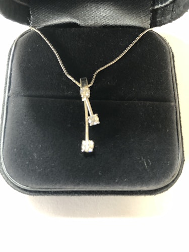 ダイヤモンドネックレス pt900