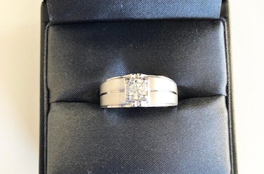 ダイヤモンドリング(指輪)  0.3ct