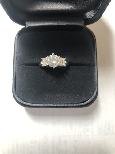 ダイヤモンドリング(指輪) pt900 1ct