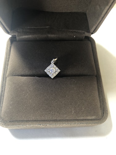 ダイヤモンドペンダント pt900 0.5ct