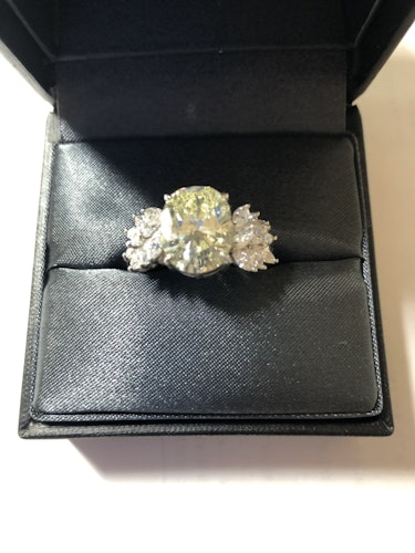 ダイヤモンドリング(指輪) オーバルカット 5ct