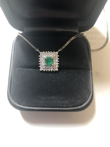 エメラルドペンダント pt900 0.5ct