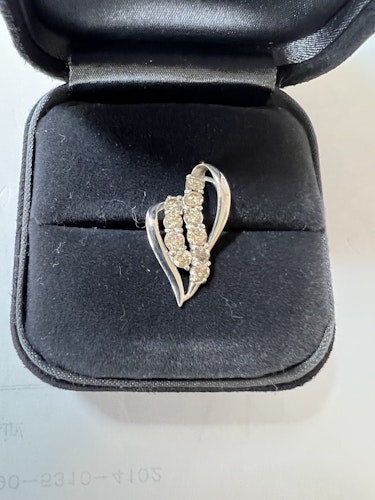 ダイヤモンドリング(指輪) pt900 1ct