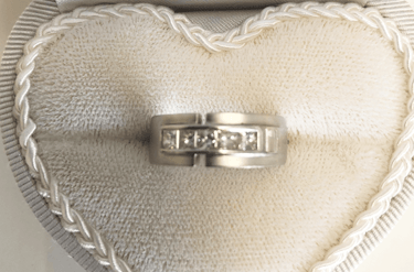 ダイヤモンドリング(指輪) k18 プリンセスダイヤ 0.57ct