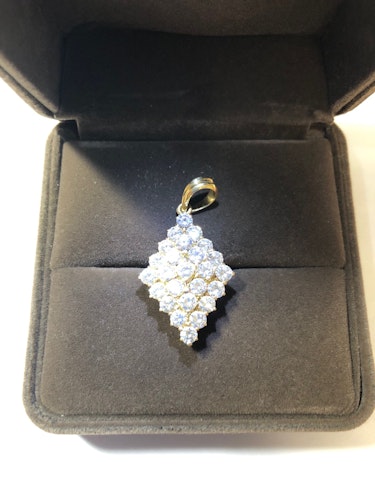 ダイヤモンドペンダント k18 トータル 3ct