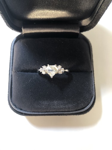 ダイヤモンドリング(指輪) 0.8ct