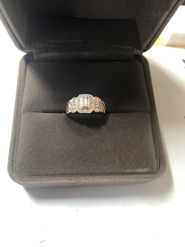 ダイヤモンドリング(指輪) k18 0.3ct