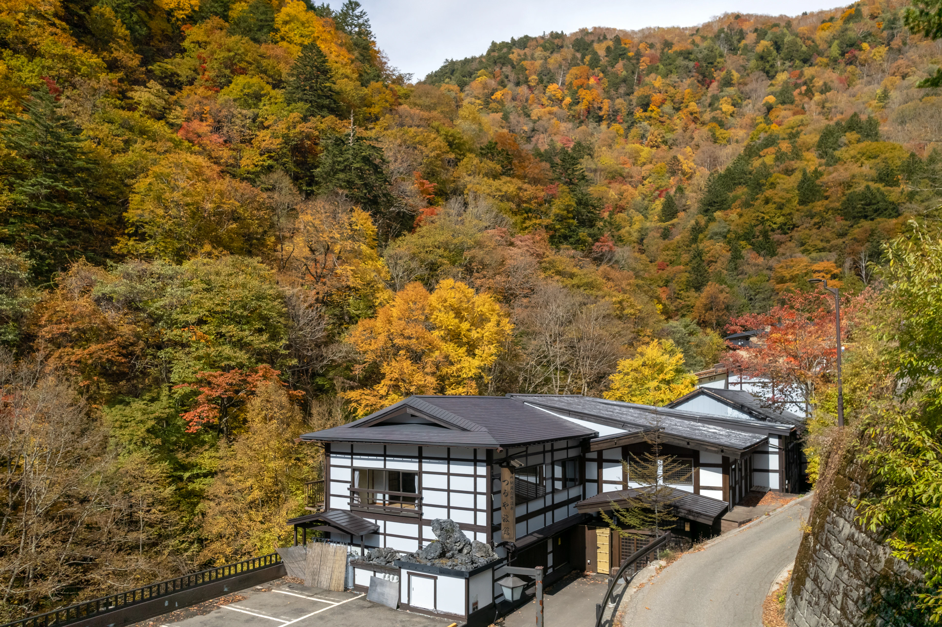 秋の絶景と豊かな自然に浸る寛ぎの宿特集