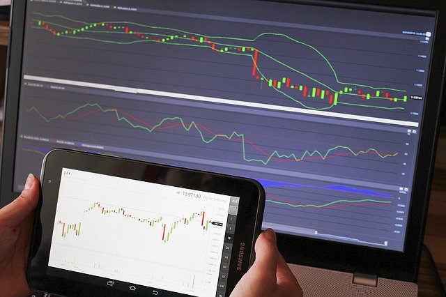価格高騰の影響からコインベースが送金手数料をユーザー負担に変更