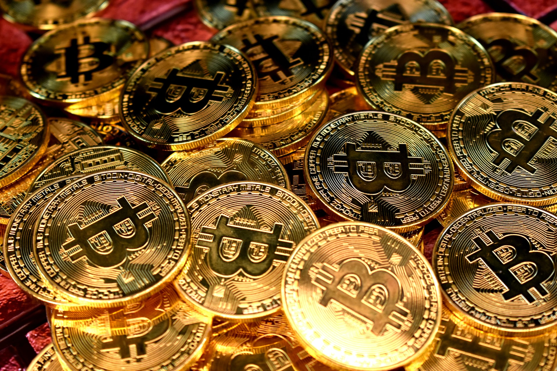 Bitcoin Monthly Report:値動きは冴えない一方、デリバティブ、オンチェーンでは売り枯渇示唆