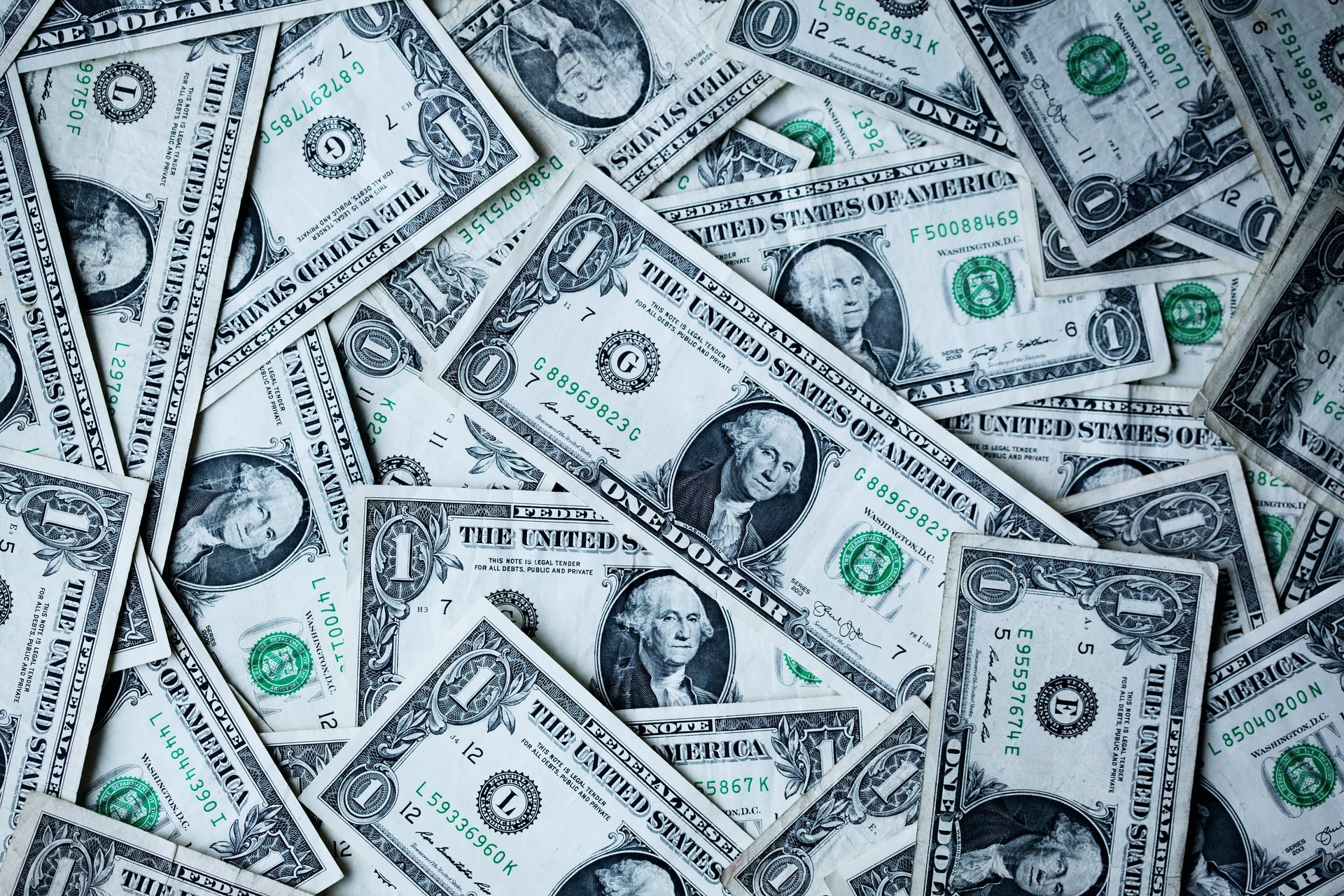 暗号資産市場への資金流入が大幅に増加、アメリカでのETF上場の影響か