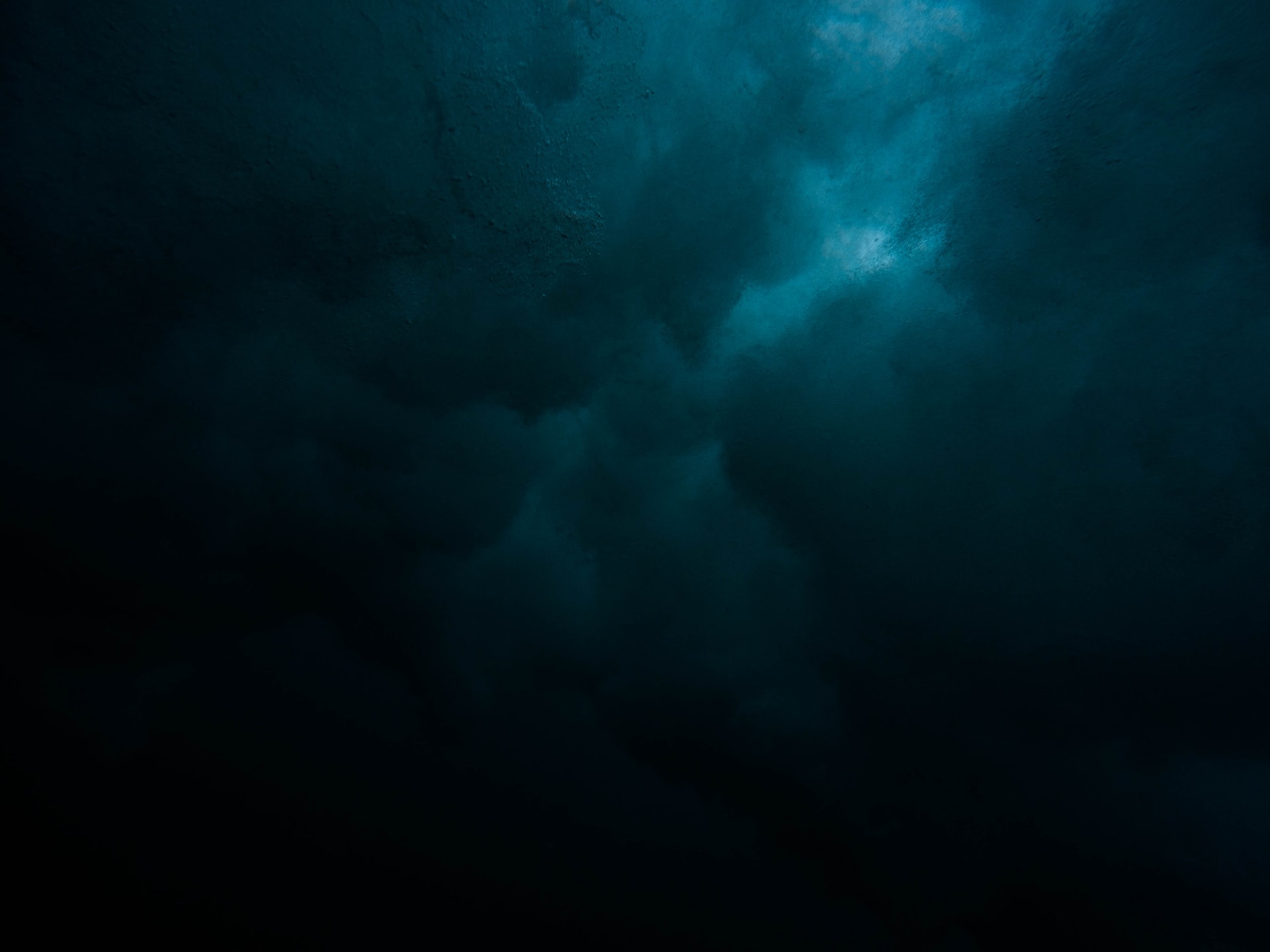 Bitcoin Weekly Review: 値動きは小幅に止まるも、ロングポジションはジワリ増加