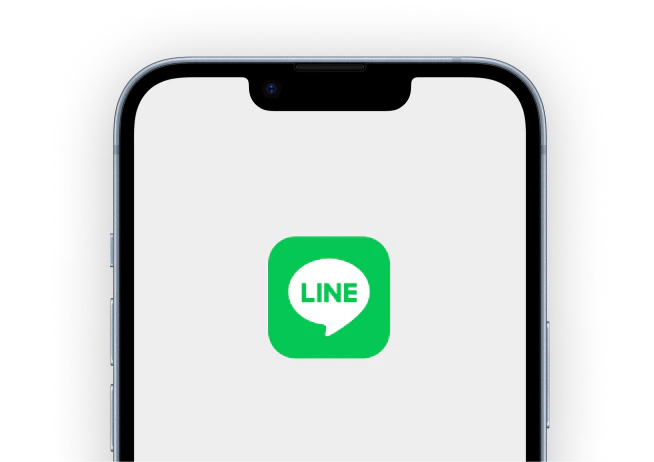 スマートフォンでLINEを利用するイメージ