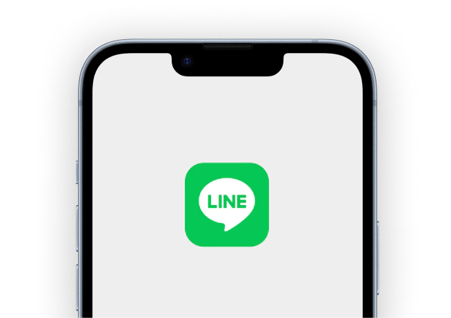 スマートフォンでLINEを利用するイメージ
