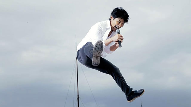 ジャンプする安田さん