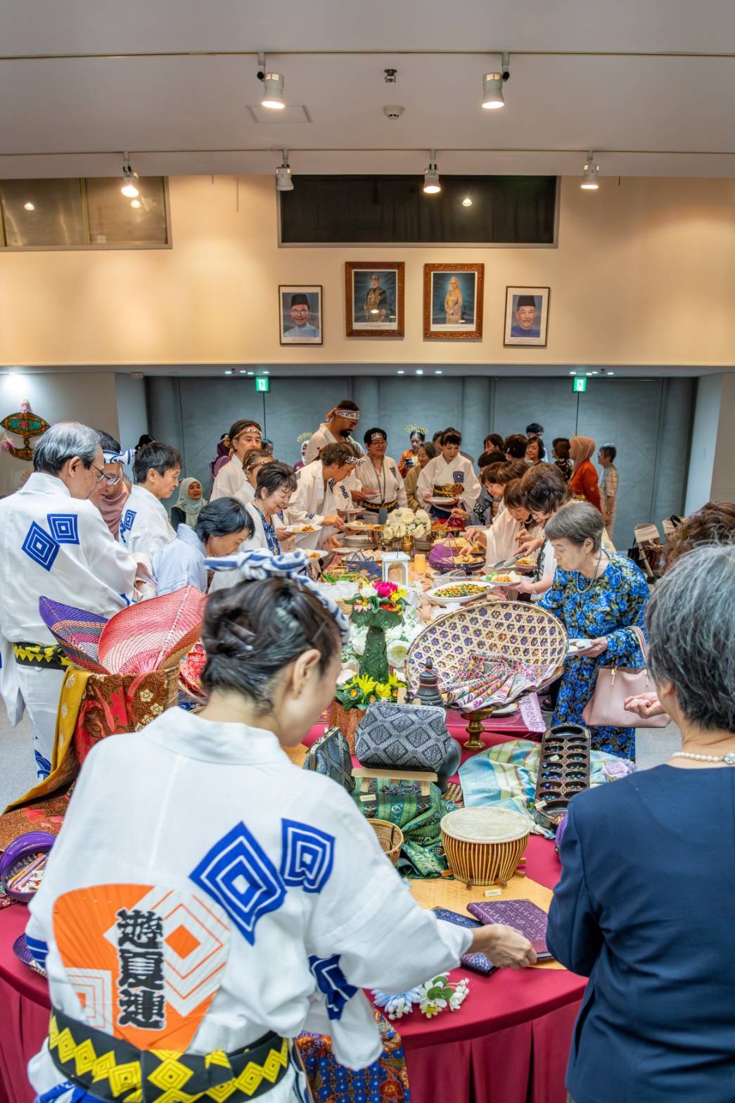 懇親会でおいしいマレーシア料理もいただきました。