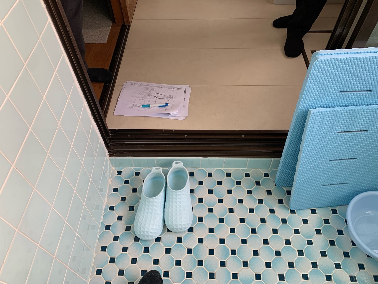 お掃除しやすい”ほっカラリ床”へ Before