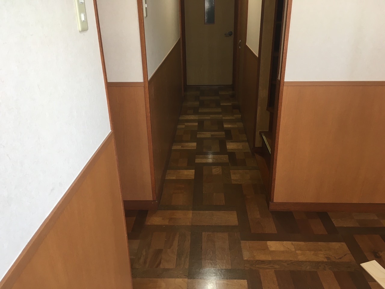 フロア貼り換え（廊下部分） Before