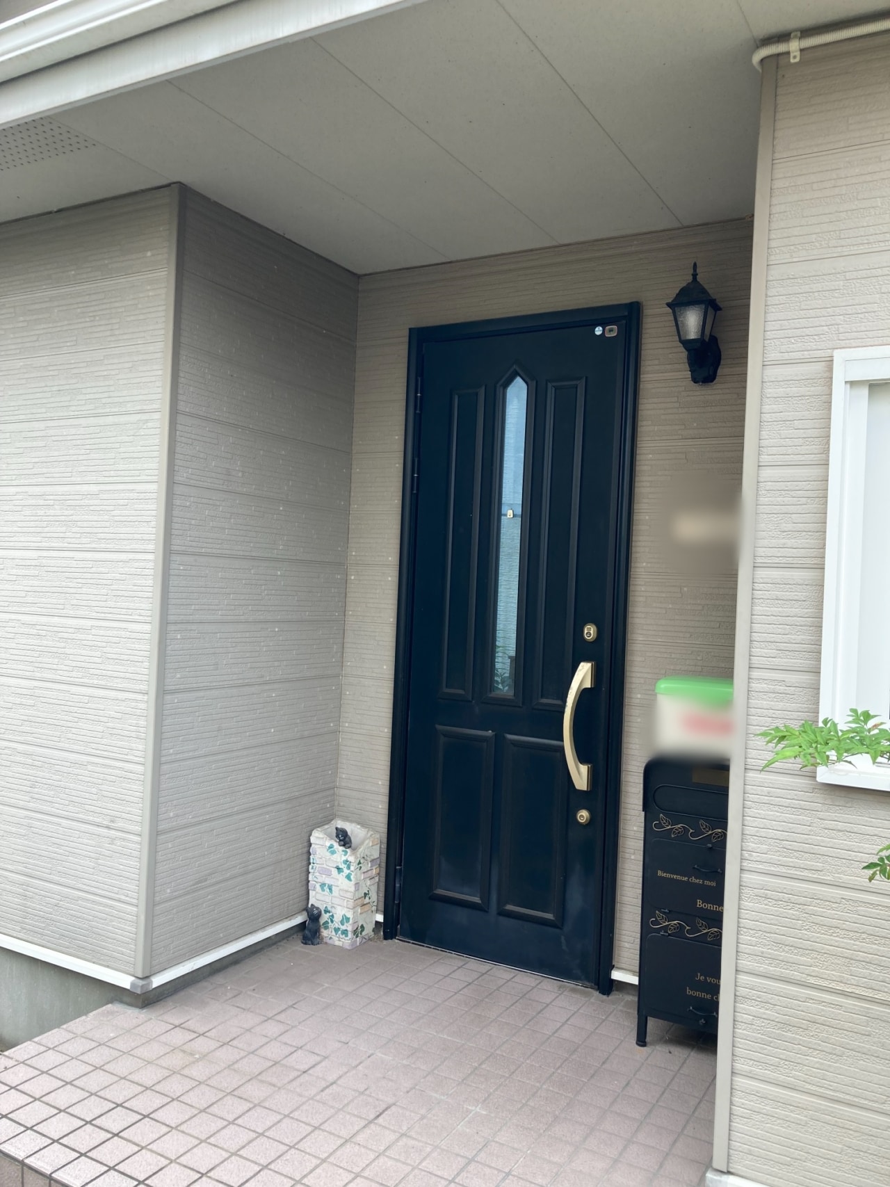 外壁塗装（玄関廻り） Before