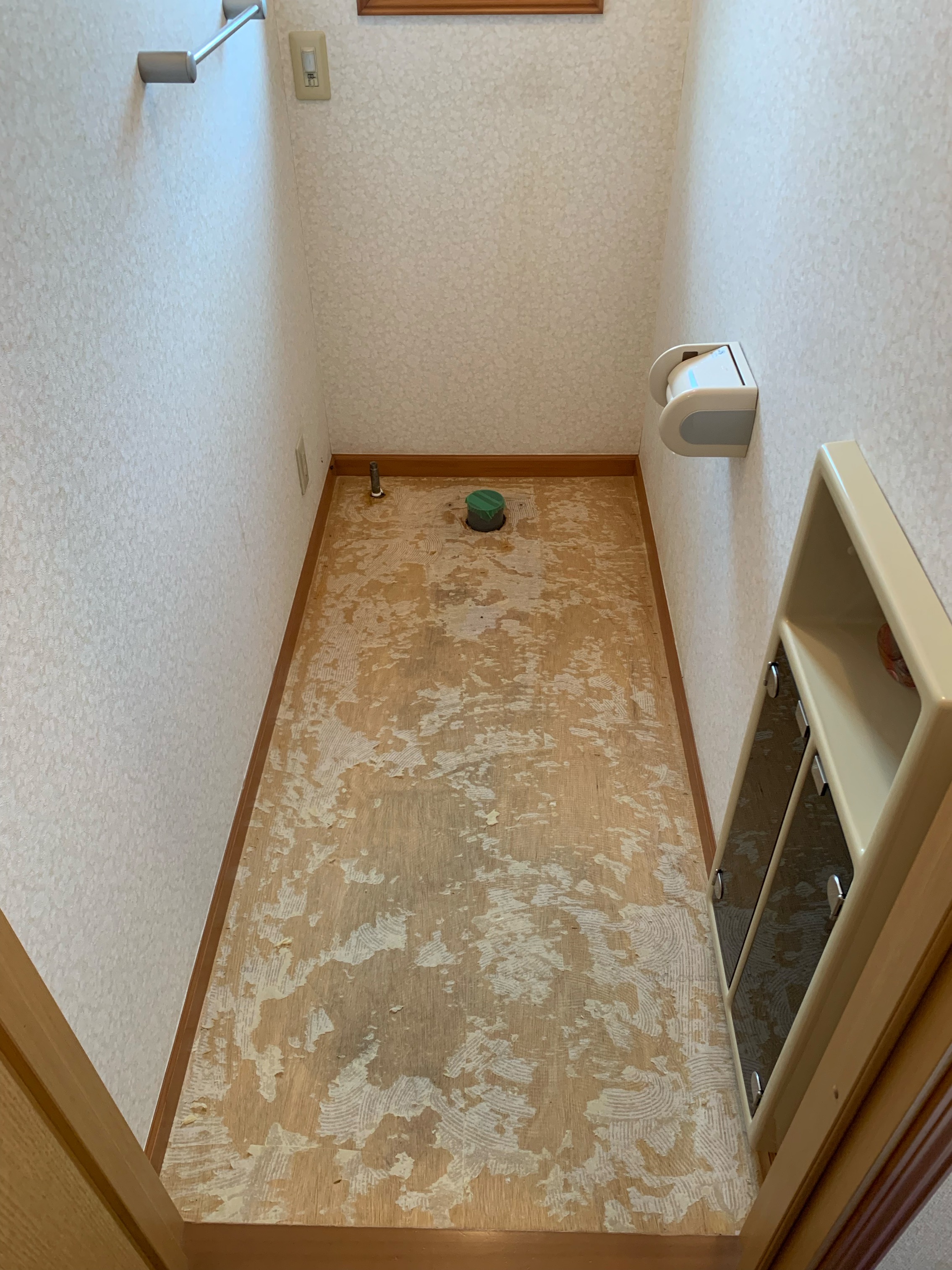 トイレ床の張り替え Before
