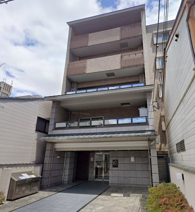Heart of Kyoto: Ground Floor Condo with a Spacious Private Garden