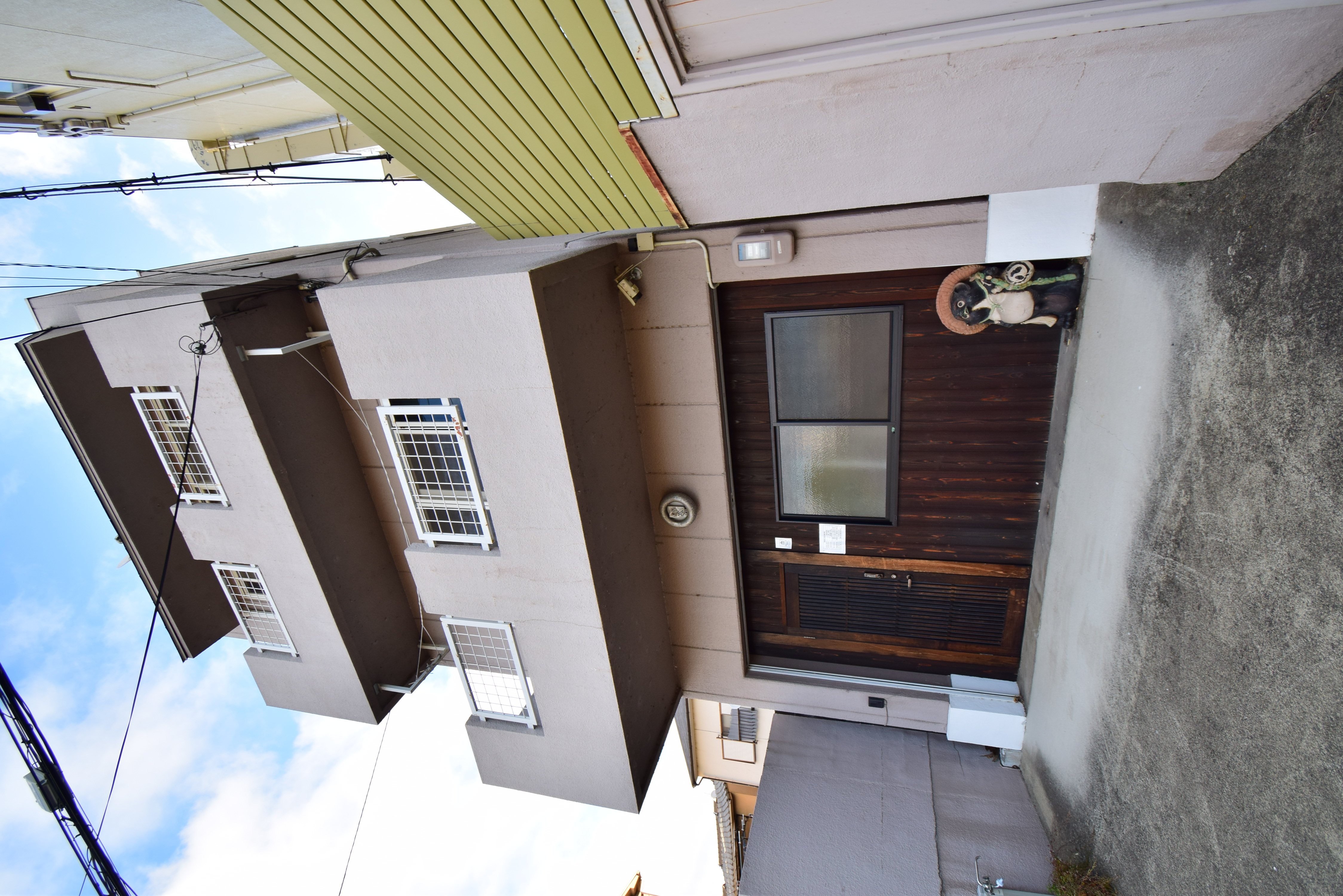 "Guesthouse with Rooftop Views of the Kamo River and Kyoto Tower | 365 Days Licensed Guesthouse"