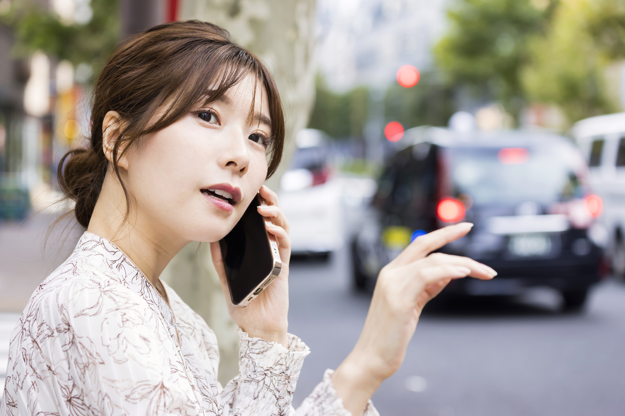 タクシーを電話で呼ぶ・利用する際のマナーやコツを解説