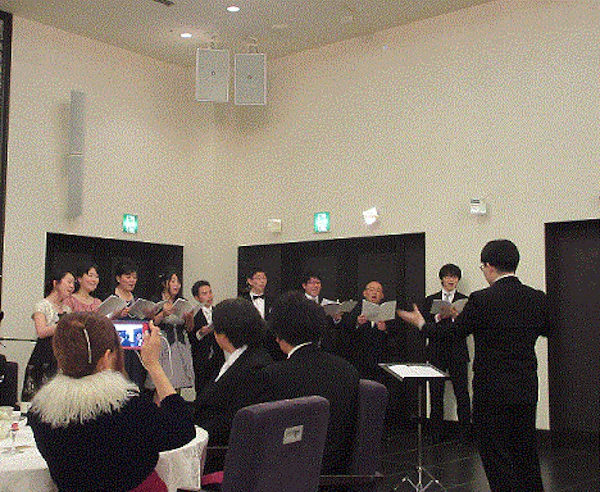 団員の結婚式の写真