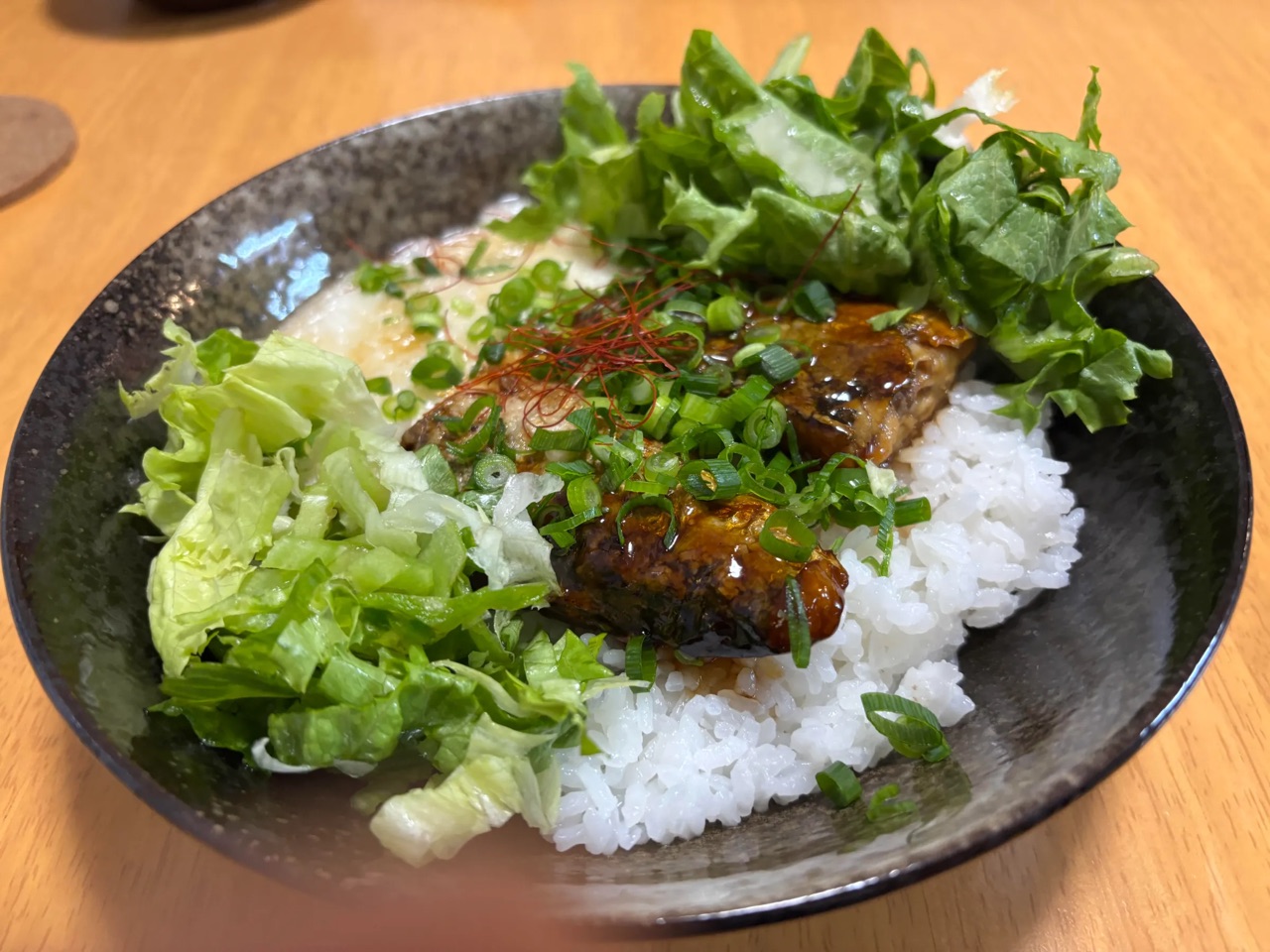 サバかば焼きとろろ丼のアイキャッチ画像