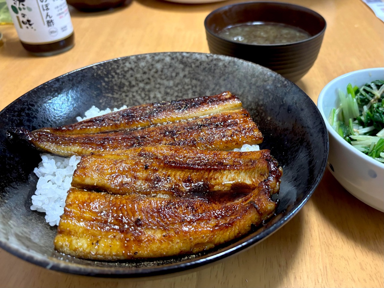 今日の晩ごはんは、浜松のうなぎの蒲焼のアイキャッチ画像