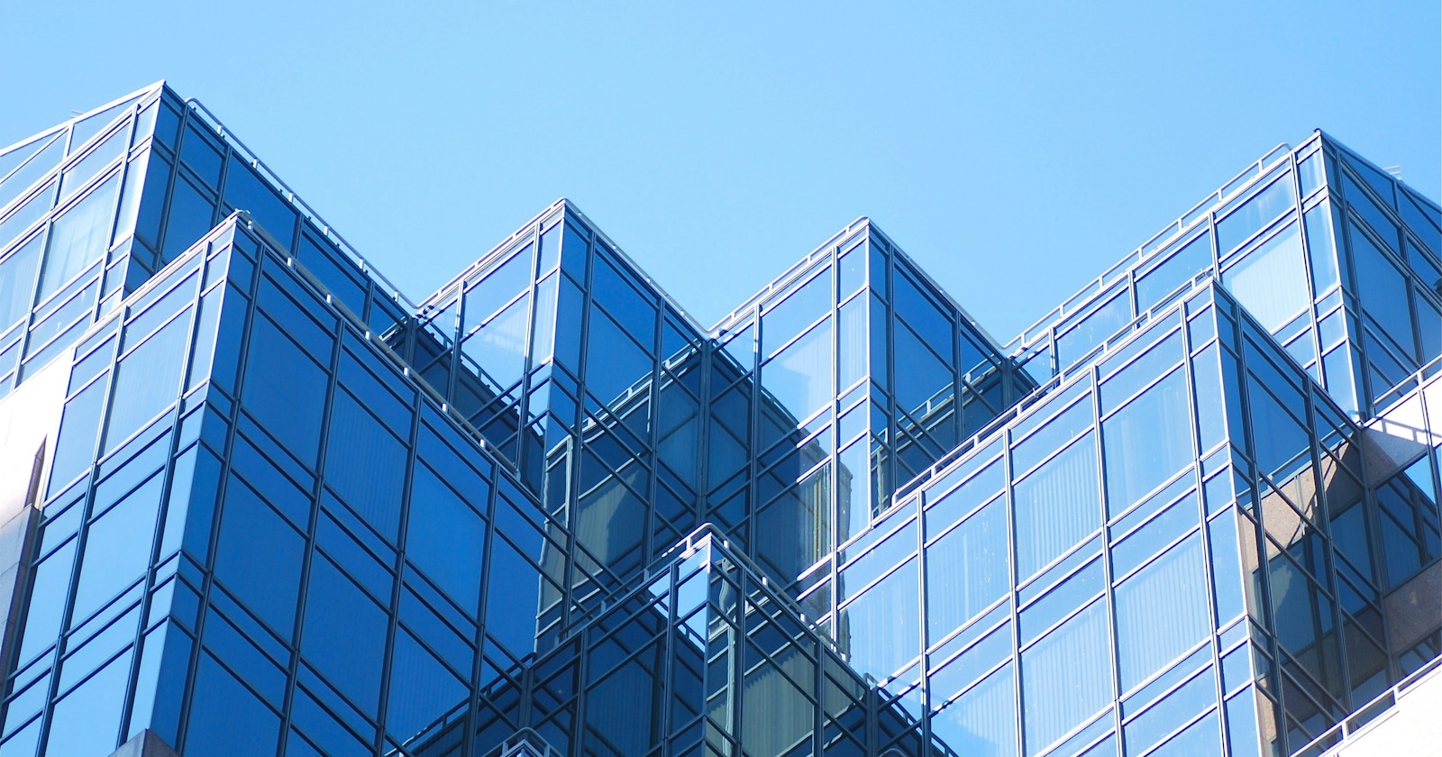 超広角レンズで魅せる建築写真のテクニック | Knowledge #189